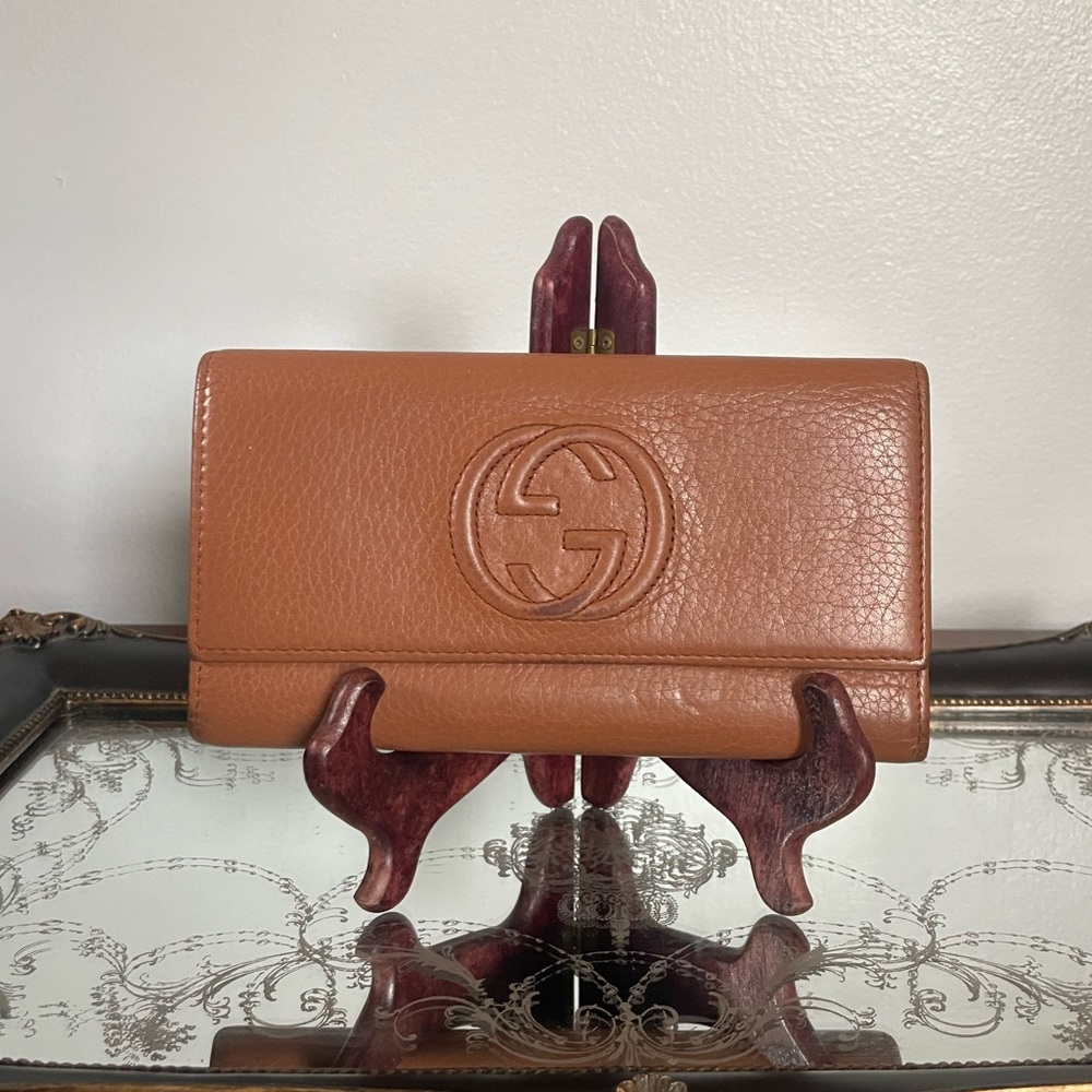 Gucci Tan Leather Continental Wallet with Embossed Logo